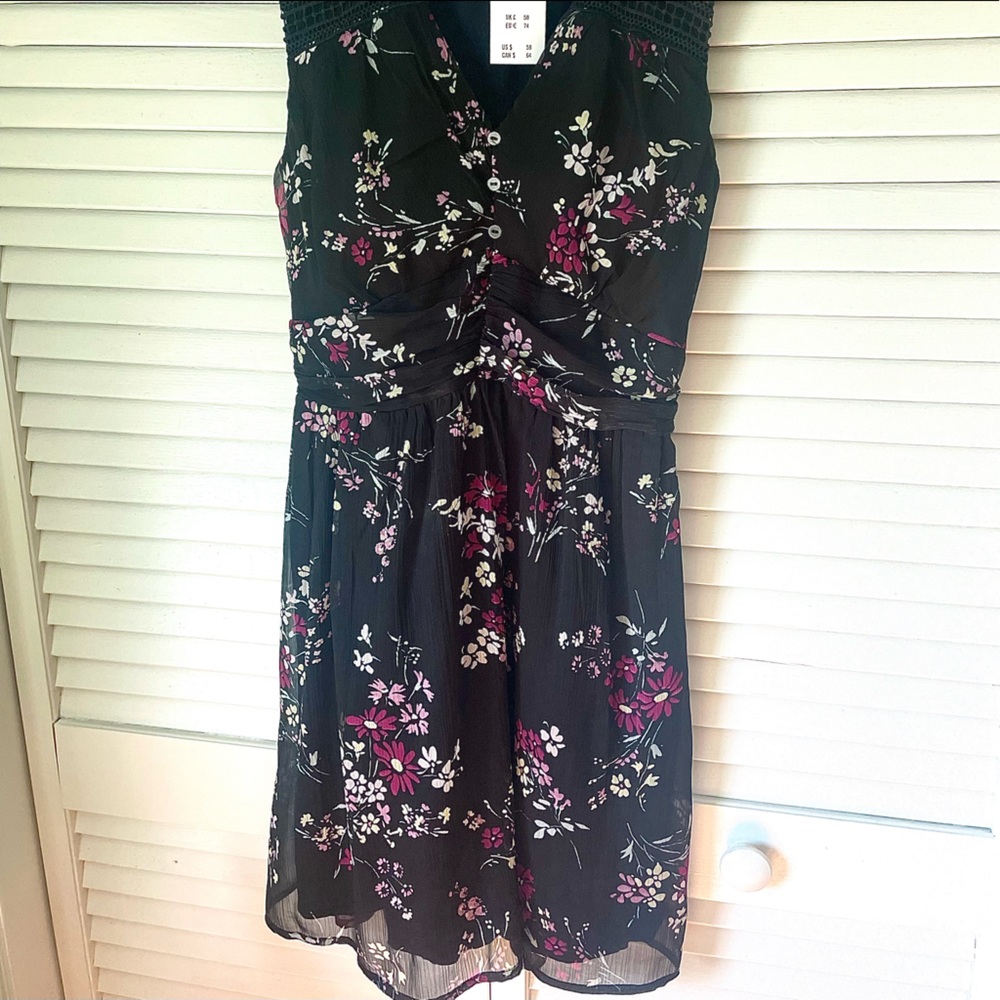 NWT XXS Abercrombie and Fitch floral, v-neck, mini dress